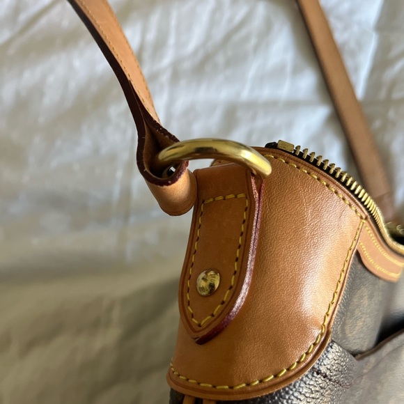 Louis Vuitton Odeon Monogram crossbody - Picture 2 of 10